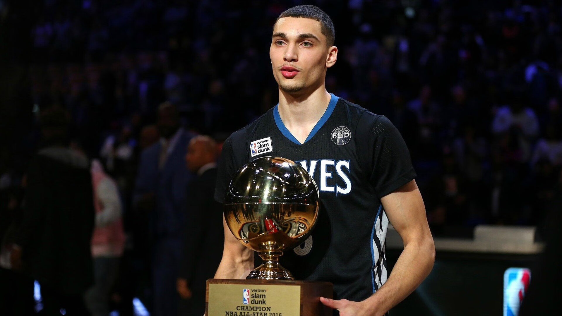 DWG不断突破!,德罗巴连续十二场比赛得分超过晋级下一阶段全场沸腾不已